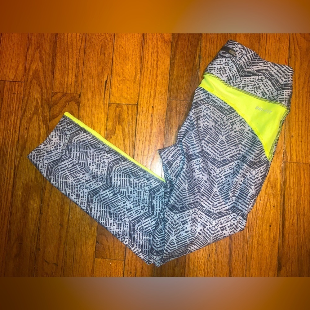 3/$40 leggings Nike drifit xs neon grey Capri running leggings
